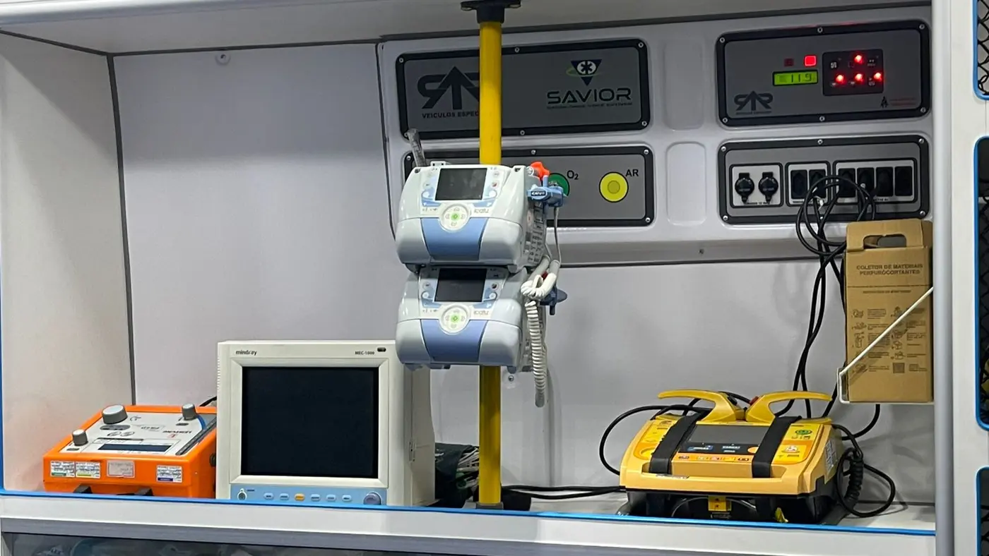 Equipamento médico de UTI móvel Savior